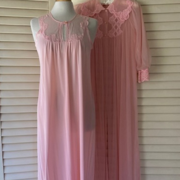 Vintage Floor Length Gown and Robe (as is) - Picture 4 of 15